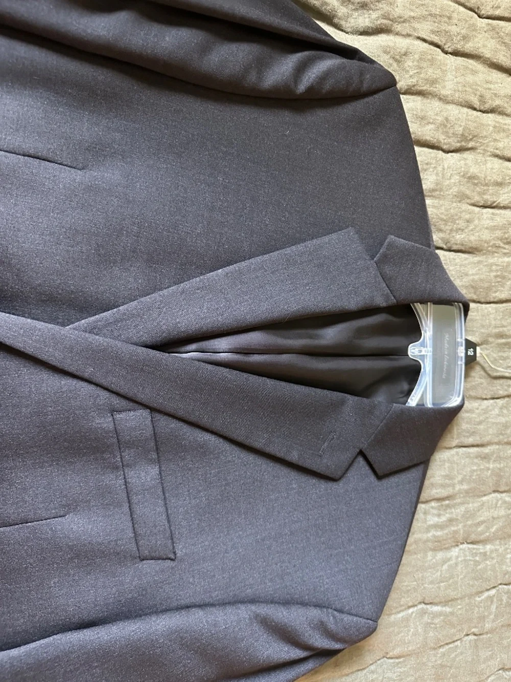 Calvin Klein 100% Wool Stretch Slim Suit – Black